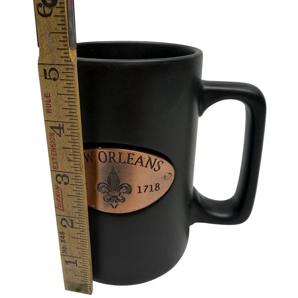 New Orleans Black Coffee‎ Mug w/ Metal Fleur-de-Lis Badge Americaware 2017 14oz